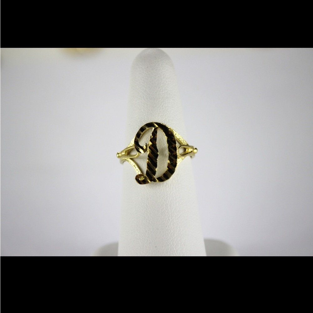 Elegant Gold “D” Ring (sz 9)